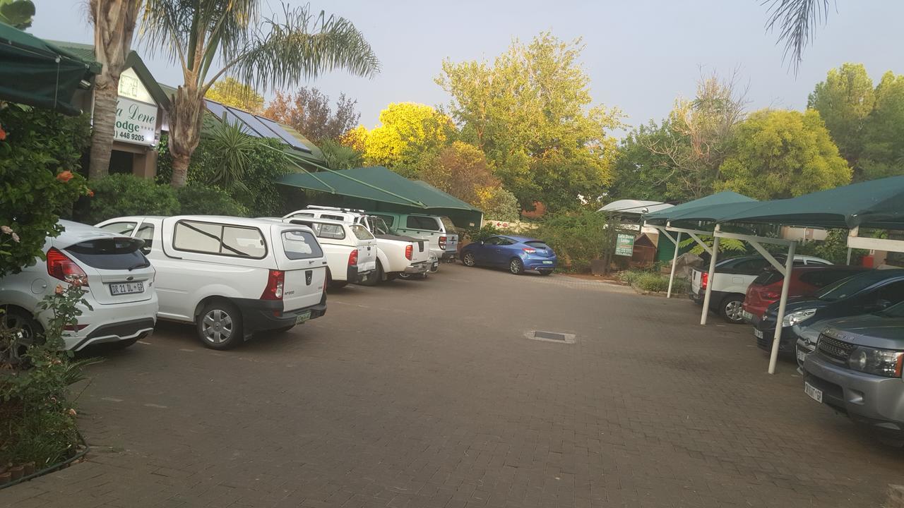 Lala Dene Lodge Bloemfontein Exterior photo