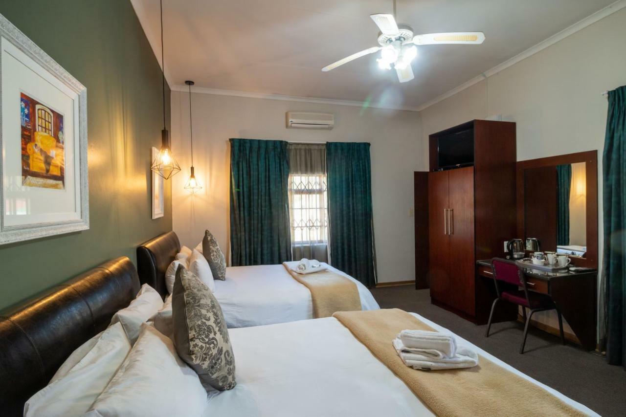 Lala Dene Lodge Bloemfontein Exterior photo