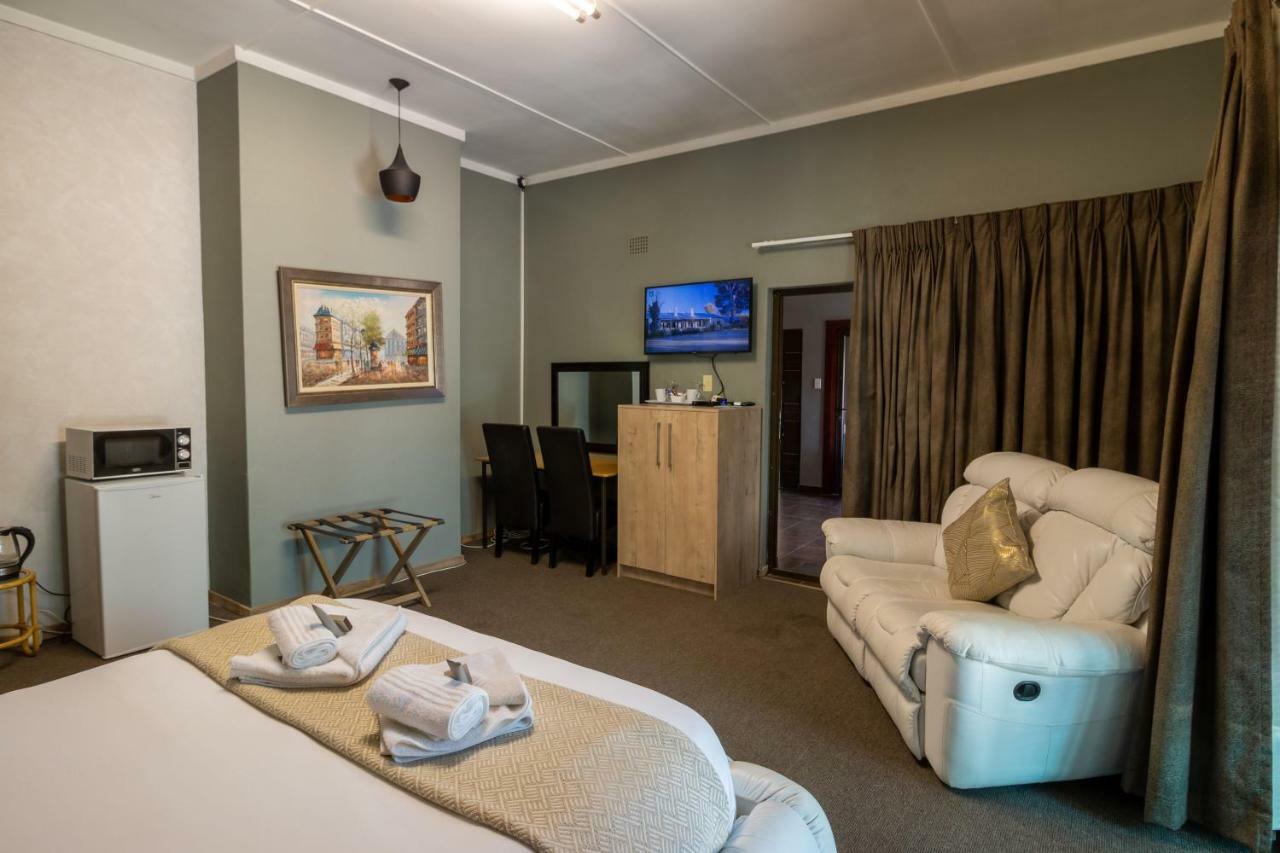 Lala Dene Lodge Bloemfontein Exterior photo